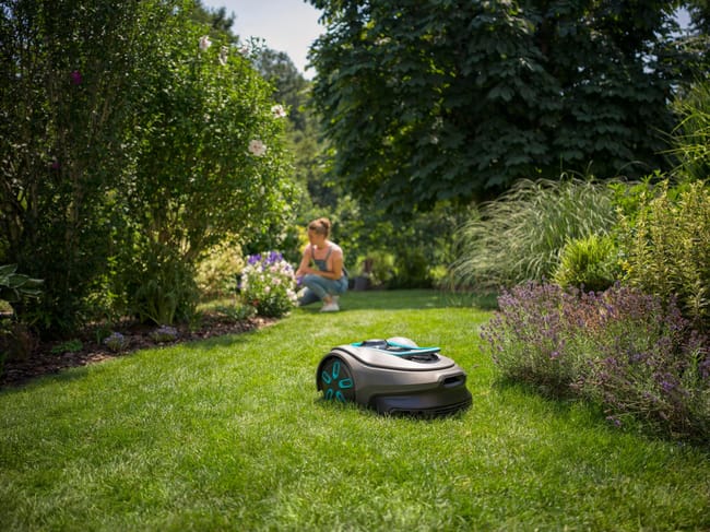 Robot tondeuse connecté GARDENA SMART SILENO FREE 1000M2