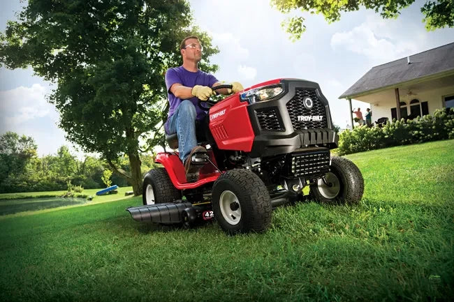 Tondeuse autoportée à éjection latérale TROYBILT 92T-S 439 cm³ l.92 cm