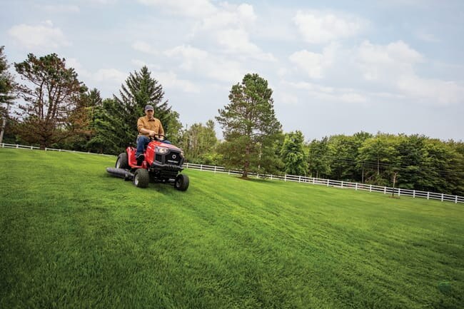 Tondeuse autoportée à éjection latérale TROYBILT 107T-S 679 cm³ l.107 cm