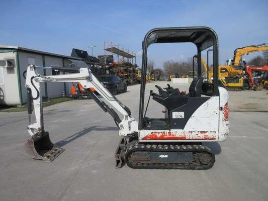 Bobcat 320, 1.5T + 3 Godets