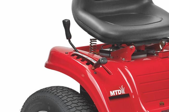 Tondeuse autoportée MTD RE125 éjection arrière 382 cm³ l.92 cm